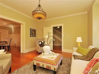Photo 3: 2736 Fifth Street in VICTORIA: Vi Hillside Residential for sale (Victoria)  : MLS®# 328990
