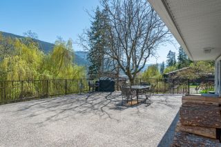 Photo 15: 2465 HIGHWAY 3A in Nelson: House for sale : MLS®# 2470620