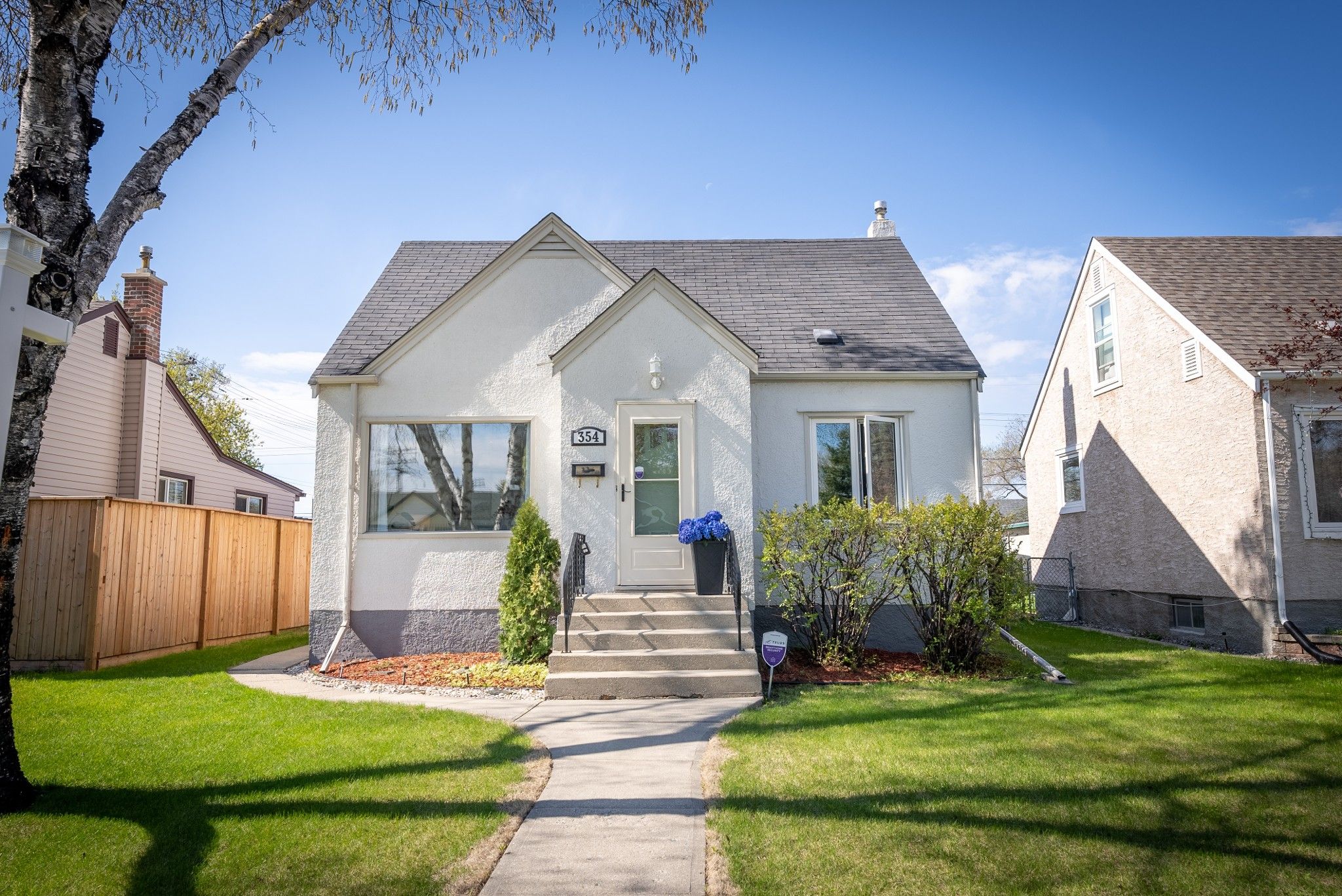 Main Photo: 354 Rupertsland Avenue in Winnipeg: West Kildonan Single Family Detached for sale (4D)  : MLS®# 202211155