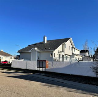 Photo 2: 15722 130A Street in Edmonton: Zone 27 House for sale : MLS®# E4269512