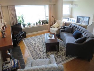 Photo 2: 1761 LANGAN Avenue in Port Coquitlam: Central Pt Coquitlam House for sale : MLS®# R2269766
