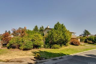 Photo 36: 3991 Arlene Pl in Victoria: Vi Burnside House for sale (Saanich West)  : MLS®# 922504