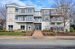 Main Photo: 203 2440 Oakville Ave in Sidney: Si Sidney South-East Condo for sale : MLS®# 951420