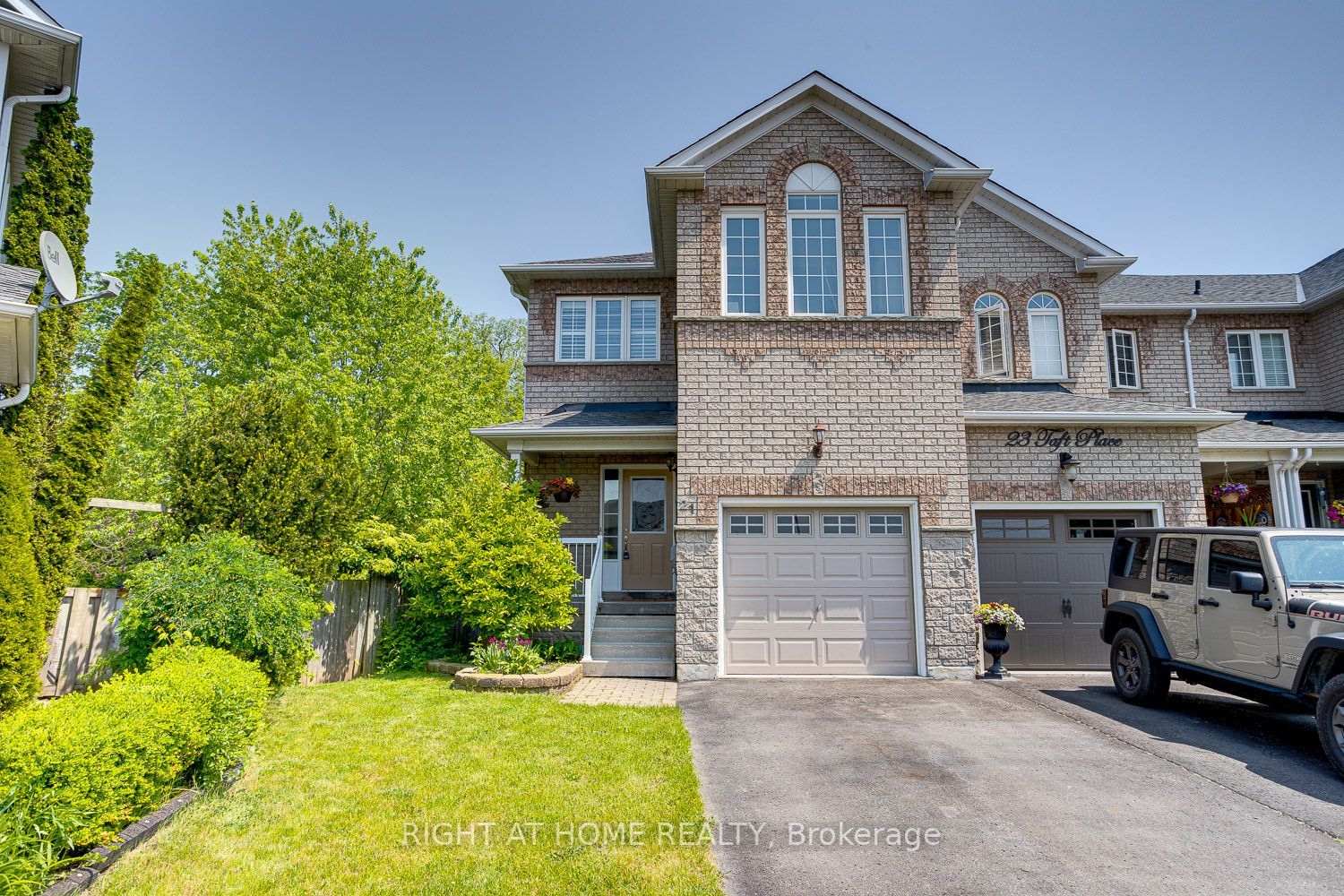 Main Photo: 21 Taft Place in Clarington: Bowmanville House (2-Storey) for sale : MLS®# E6092556