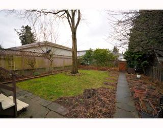 Photo 9: 4221 ELGIN Street in Vancouver: Fraser VE House for sale (Vancouver East)  : MLS®# V806011