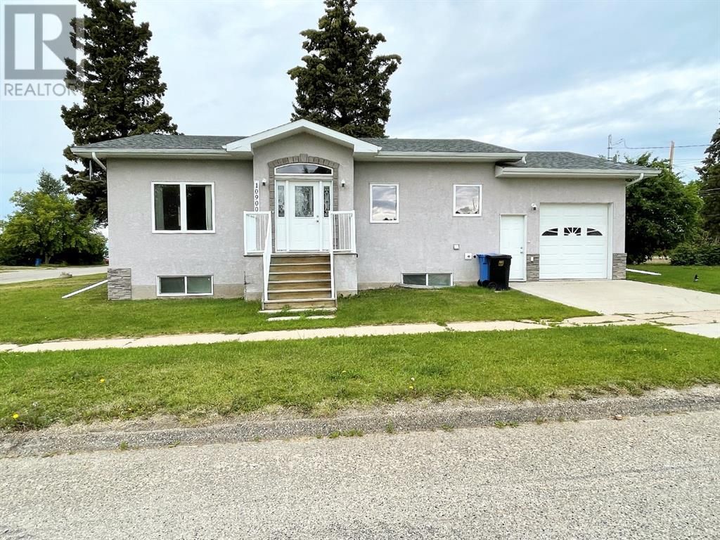 Main Photo: 10500 109 Street in Fairview: House for sale : MLS®# A1245429