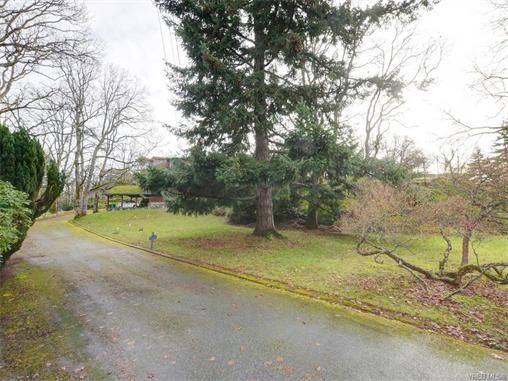 Main Photo: 1542 ATHLONE Dr in VICTORIA: SE Cedar Hill House for sale (Saanich East)  : MLS®# 746497