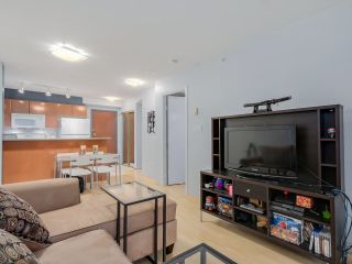 Photo 4: 803 2763 CHANDLERY Place in Vancouver: Fraserview VE Condo for sale in "RIVER DANCE" (Vancouver East)  : MLS®# R2067616