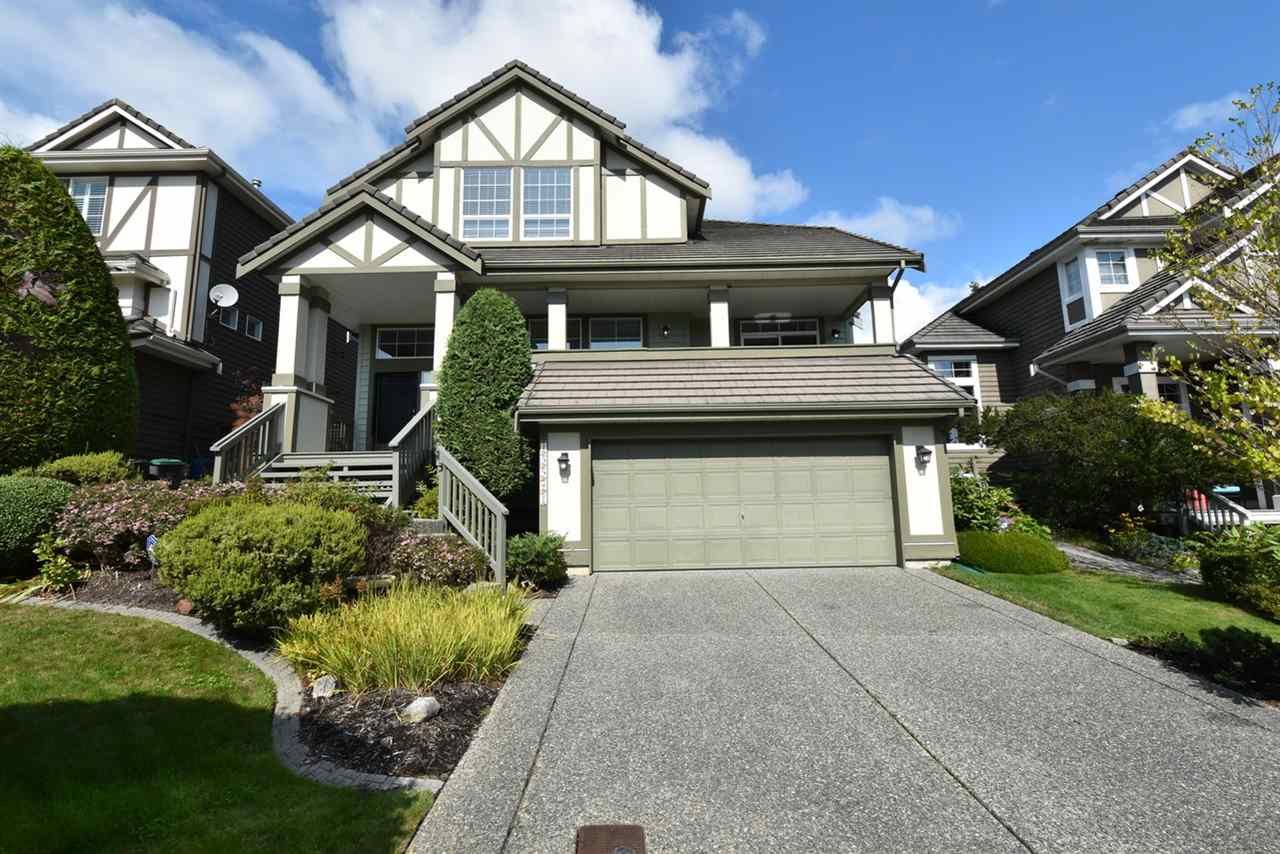 Main Photo: 15541 ROSEMARY HEIGHTS Crescent in Surrey: Morgan Creek House for sale in "Rosemary Heights" (South Surrey White Rock)  : MLS®# R2395506