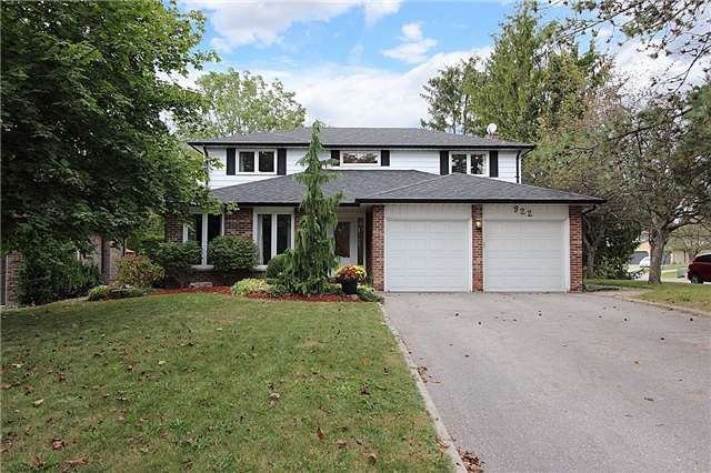Main Photo: 922 Beaufort Court in Oshawa: Eastdale House (2-Storey) for sale : MLS®# E3941035