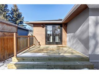 Photo 38: 179 WINDERMERE Road SW in Calgary: Wildwood House for sale : MLS®# C4103216