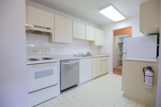Photo 5: 306 270 W 3RD Street in North Vancouver: Lower Lonsdale Condo for sale in "HAMPTON COURT" : MLS®# R2872947