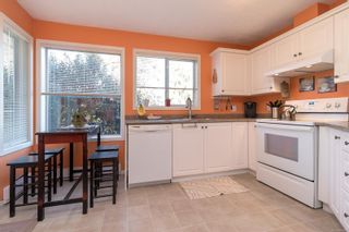 Photo 10: 207 7865 Patterson Rd in Central Saanich: CS Saanichton Condo for sale : MLS®# 895241