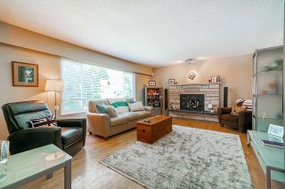 Photo 2: 927 NORTH Road in Coquitlam: Coquitlam West House for sale : MLS®# R2493011