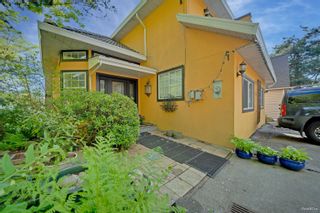 Photo 3: 2893 DOLLARTON Highway in North Vancouver: Windsor Park NV House for sale : MLS®# R2880663