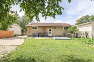 Photo 3: 721 Elmhurst Road in Winnipeg: Charleswood Residential for sale (1G)  : MLS®# 202322163