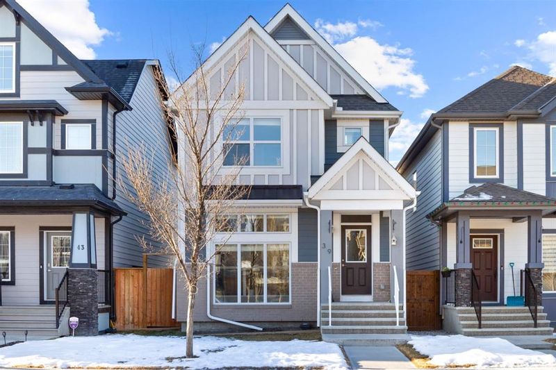 FEATURED LISTING: 39 Masters Manor Southeast Calgary