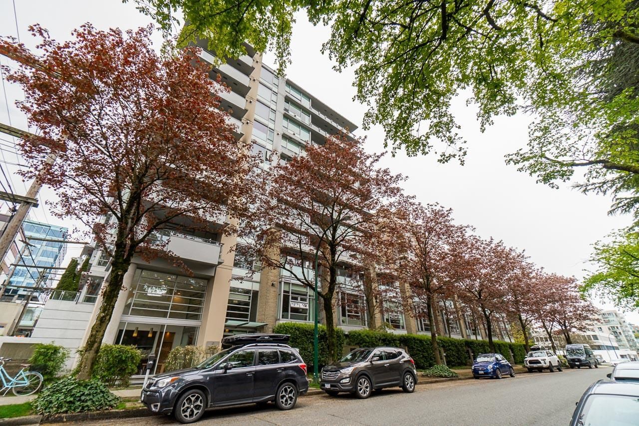 Main Photo: 604 1530 W 8TH Avenue in Vancouver: Fairview VW Condo for sale in "PINTURA" (Vancouver West)  : MLS®# R2688480