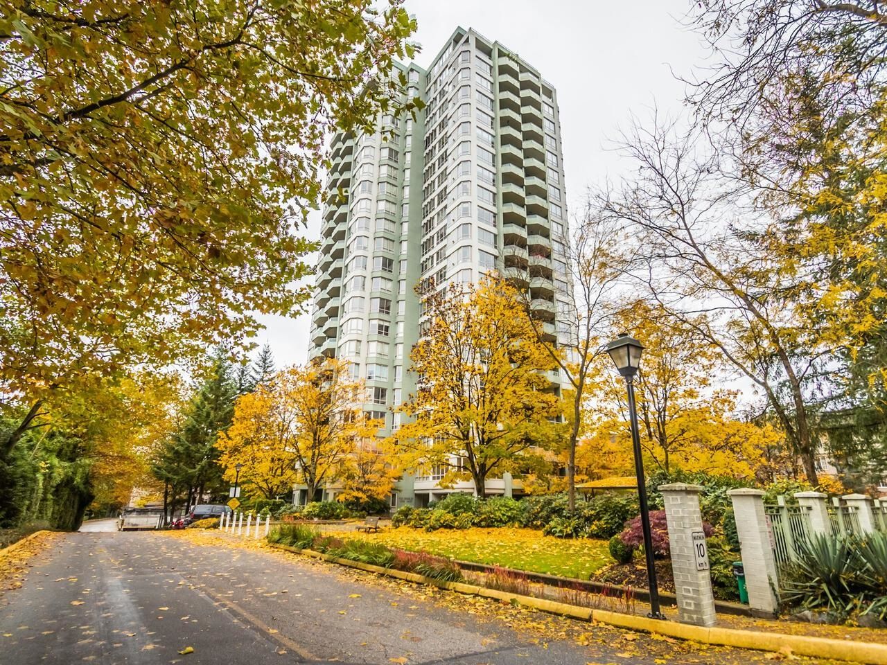 Main Photo: 1904 10082 148 Street in Surrey: Guildford Condo for sale in "THE STANLEY- GUILDFORD PARK PLACE" (North Surrey)  : MLS®# R2628695