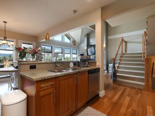 Photo 13: 112 1244 Muirfield Pl in Langford: La Bear Mountain Row/Townhouse for sale : MLS®# 854771