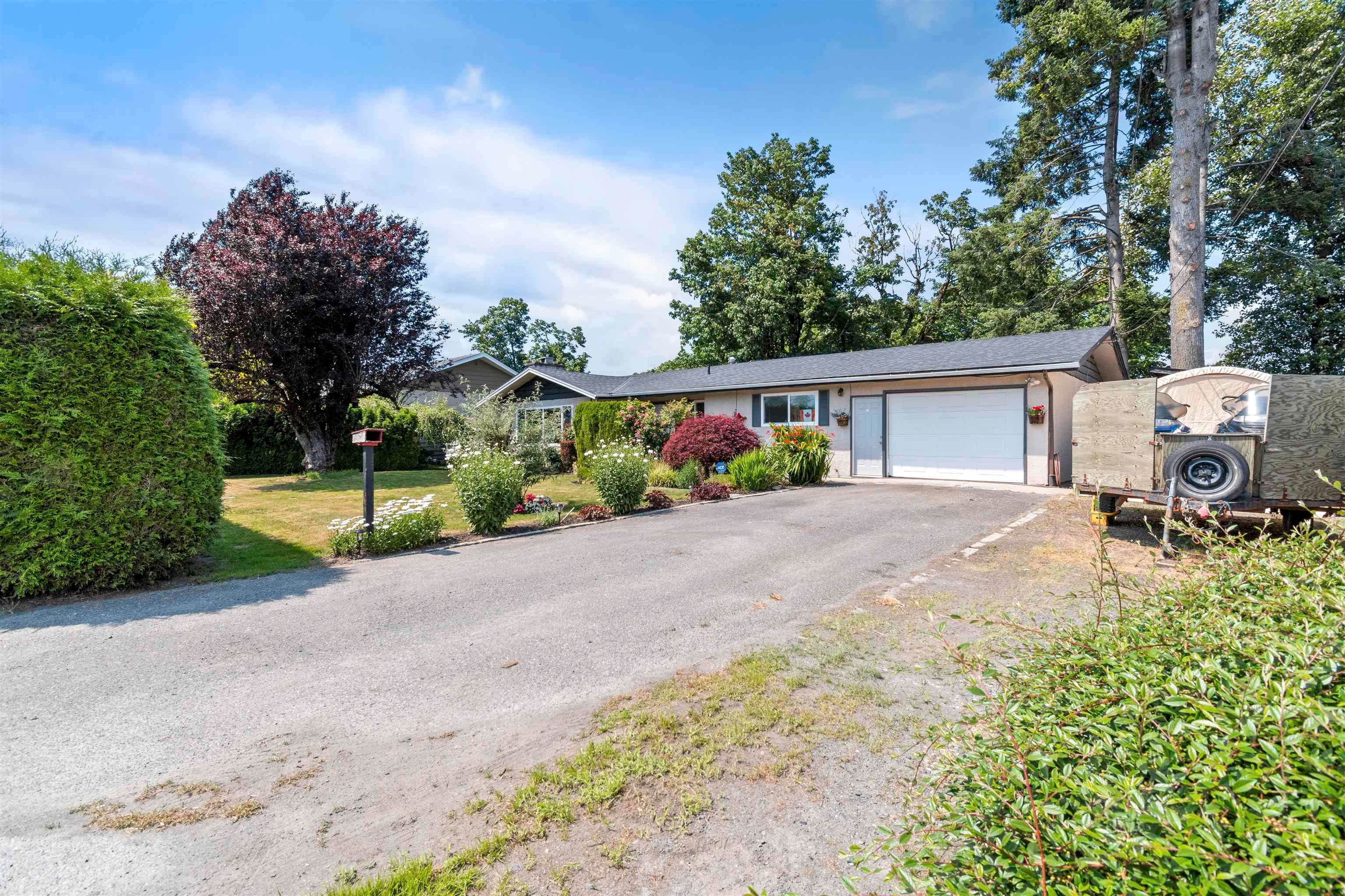 Main Photo: 48125 YALE Road in Chilliwack: East Chilliwack House for sale : MLS®# R2792240
