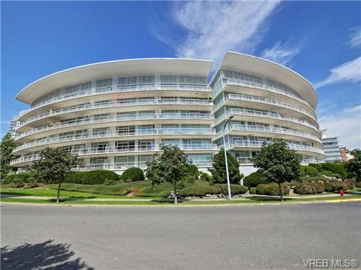 Main Photo: 401 68 Songhees Rd in VICTORIA: VW Songhees Condo for sale (Victoria West)  : MLS®# 708698