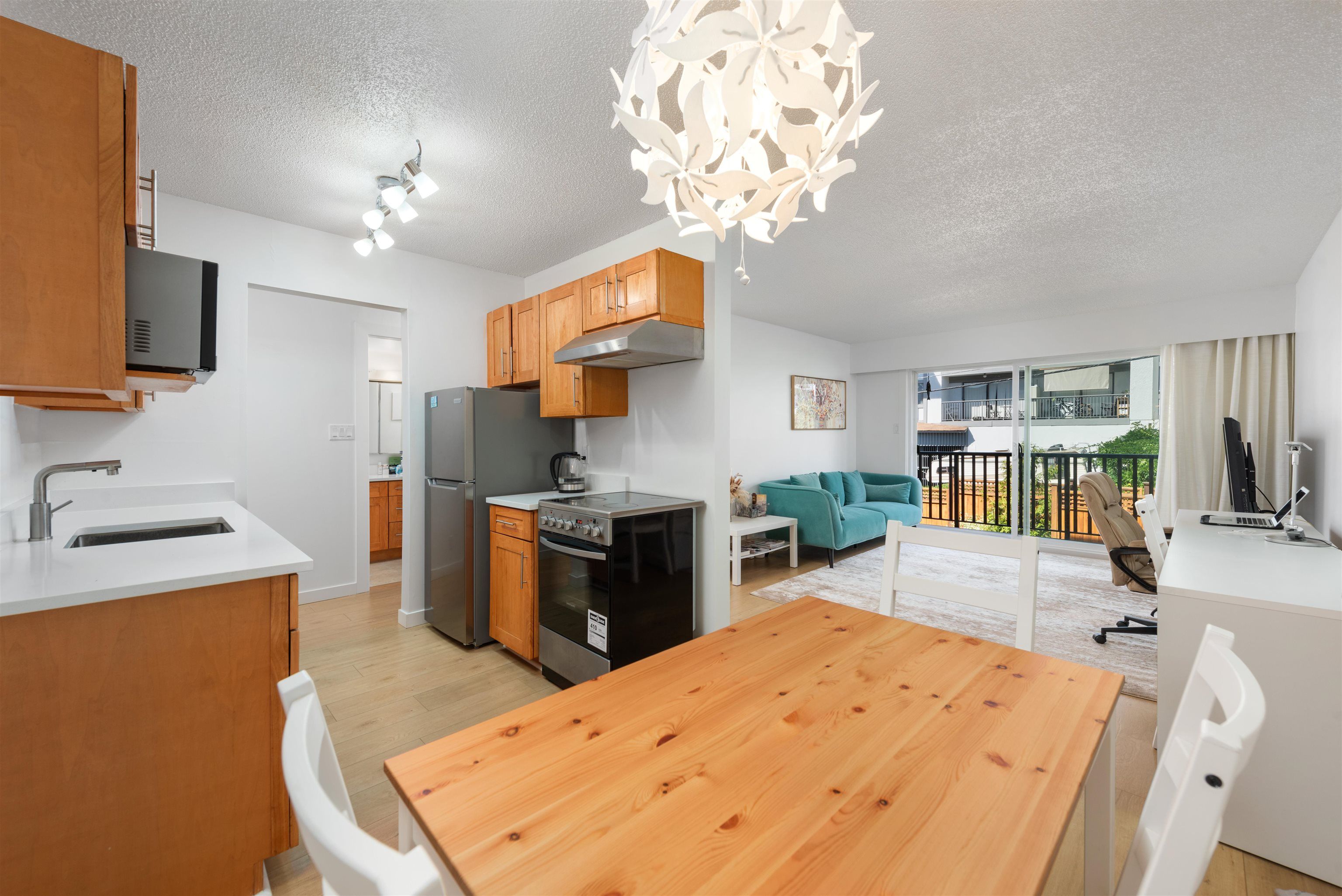 Main Photo: 210 270 W 1ST Street in North Vancouver: Lower Lonsdale Condo for sale : MLS®# R2801033