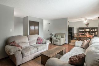 Photo 3: 863 Whitehill Way NE in Calgary: Whitehorn Detached for sale : MLS®# A2008281