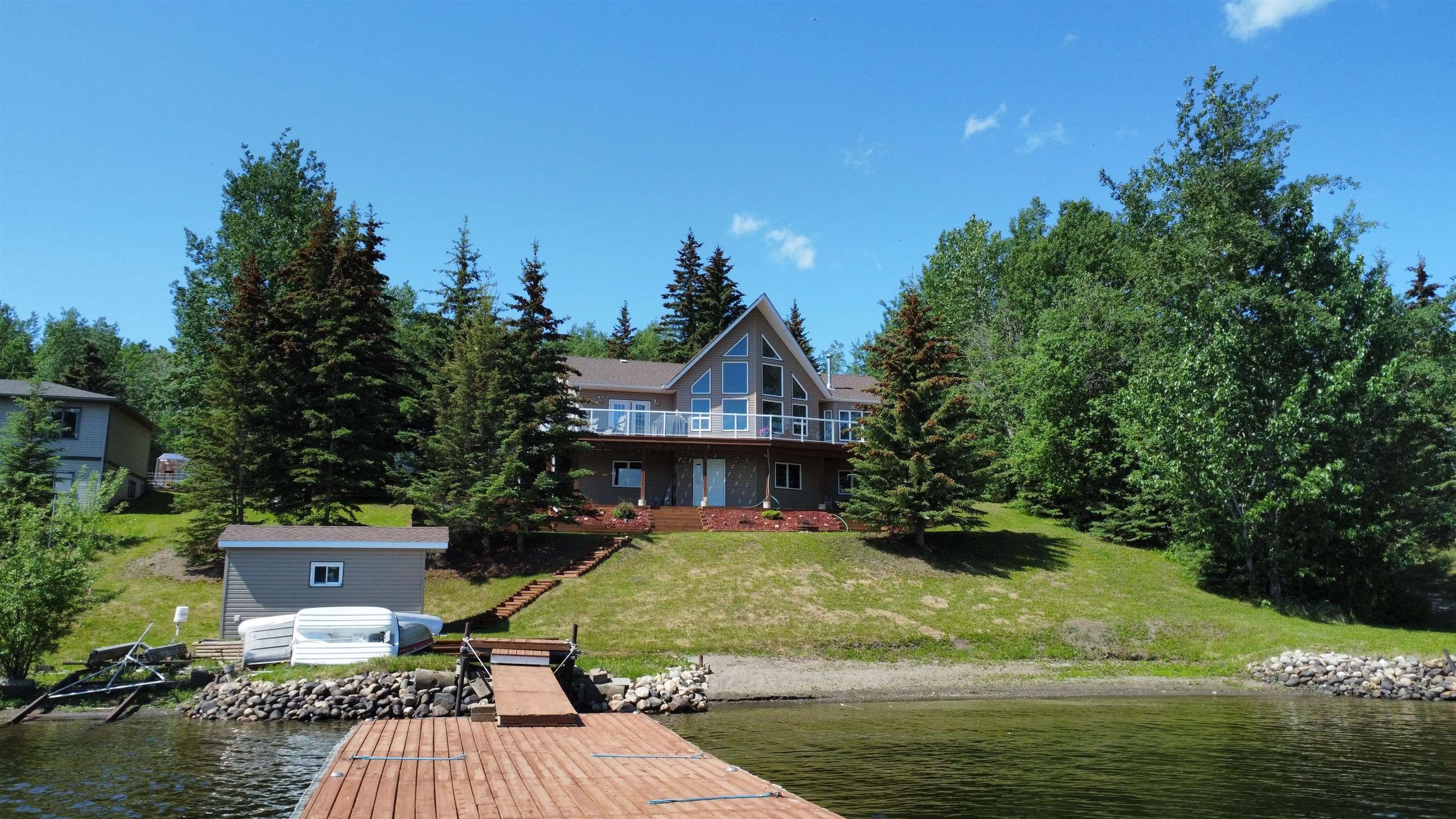 Main Photo: 13765 GOLF COURSE Road in Charlie Lake: Lakeshore House for sale (Fort St. John)  : MLS®# R2786408