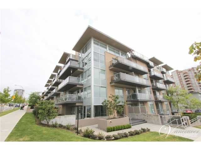 Main Photo: # PH2 1288 CHESTERFIELD AV in North Vancouver: Central Lonsdale Condo for sale : MLS®# V990809