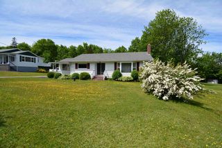 Photo 1: 977 PARKER MOUNTAIN Road in Parkers Cove: 400-Annapolis County Residential for sale (Annapolis Valley)  : MLS®# 202115234