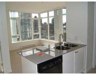 Photo 7: 1201 480 ROBSON ST in Vancouver: Downtown VW Condo for sale in "R & R" (Vancouver West)  : MLS®# V589368