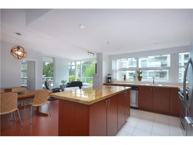 Photo 3: Photos: 301 9266 UNIVERSITY Crescent in Burnaby: Simon Fraser Univer. Condo for sale in "Aurora" (Burnaby North)  : MLS®# V1010313