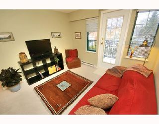 Photo 2: 402 929 W 16TH Avenue in Vancouver: Fairview VW Condo for sale in "OAKVIEW GARDEN" (Vancouver West)  : MLS®# V692011