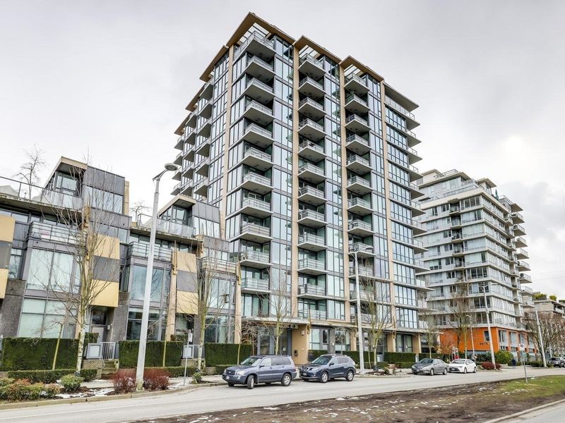 FEATURED LISTING: 802 - 288 1ST Avenue West Vancouver