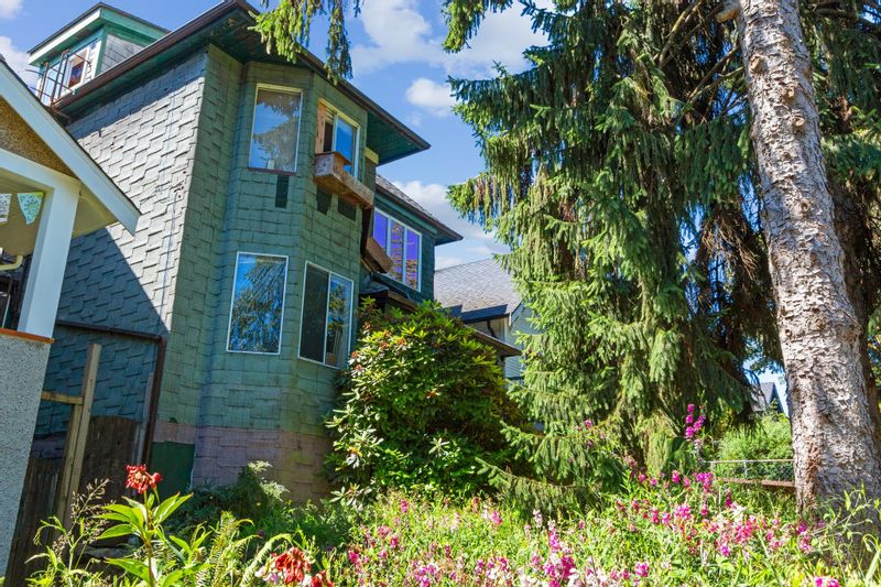 FEATURED LISTING: 280 19TH Avenue East Vancouver