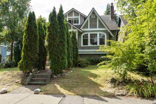Photo 1: 2112 NAPIER Street in Vancouver: Grandview Woodland House for sale (Vancouver East)  : MLS®# R2493085