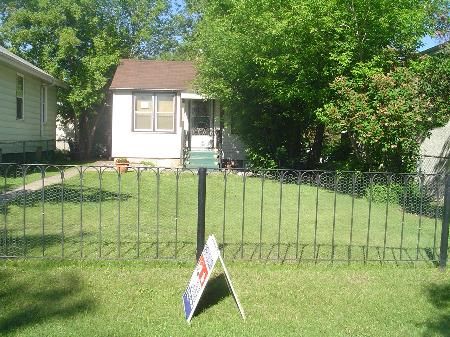 Main Photo: : RED for sale (Montrose)  : MLS®# E3059379