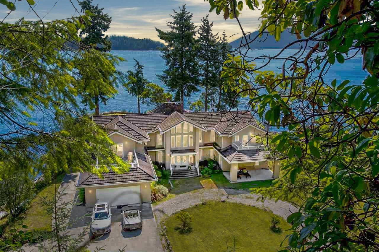 Main Photo: 1574 SMITH ROAD in Gibsons: Gibsons & Area House for sale (Sunshine Coast)  : MLS®# R2742640