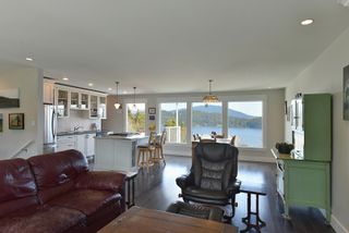 Photo 6: 644 GIBSONS Way in Gibsons: Gibsons & Area House for sale (Sunshine Coast)  : MLS®# R2882131