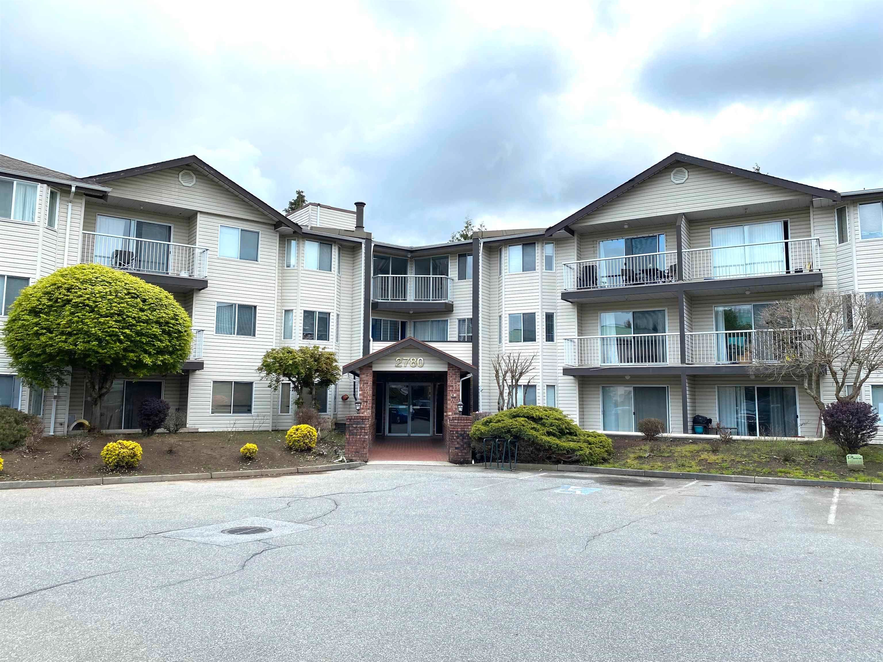 Main Photo: 210 2780 WARE Street in Abbotsford: Central Abbotsford Condo for sale in "CHELSEA HOUSE" : MLS®# R2681263