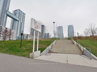 Photo 2: 2111 75 Queens Wharf Road in Toronto: Waterfront Communities C1 Condo for sale (Toronto C01)  : MLS®# C8136564