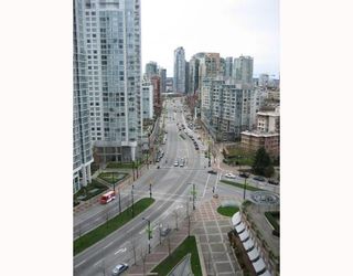Photo 2: 1903 1009 EXPO Boulevard in Vancouver: Downtown VW Condo for sale in "LANDMARK 33" (Vancouver West)  : MLS®# V696490