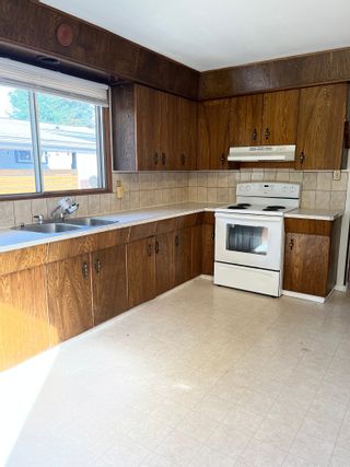 Photo 4: 19 Maple Drive in St. Albert: Mission House for rent