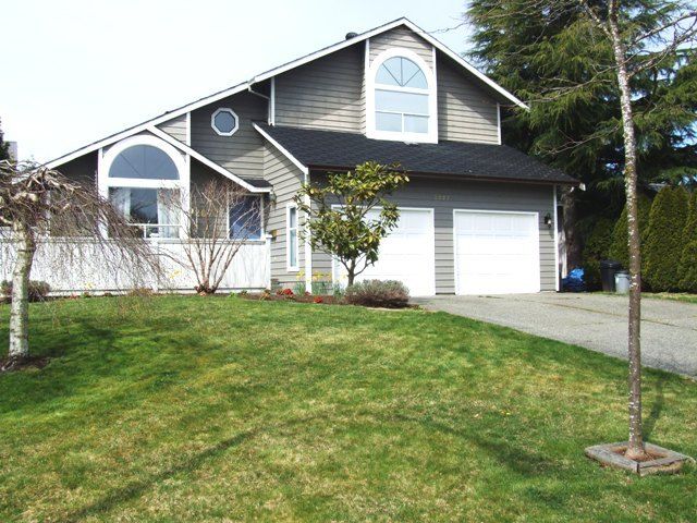 Main Photo: 2077 153 rd Street in South Surrey: Home for sale