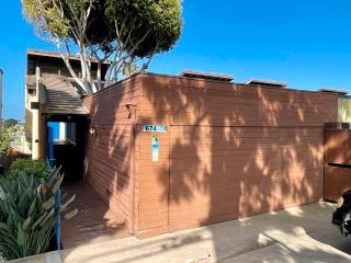 Main Photo: Townhouse for sale : 3 bedrooms : 674 Hygeia in Encinitas