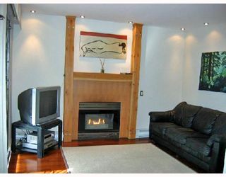 Photo 2: 106 2133 DUNDAS Street in Vancouver: Hastings Condo for sale in "HARBOUR GATE" (Vancouver East)  : MLS®# V724232