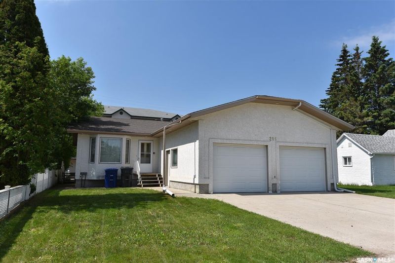 FEATURED LISTING: 216 2nd Street East Nipawin