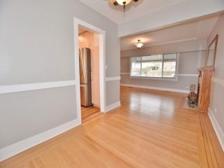 Photo 3: 905 KENT Street in New Westminster: The Heights NW House for sale : MLS®# R2721332