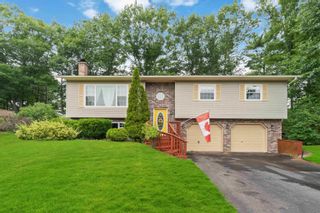 Photo 1: 867 Julie Drive in Kingston: Kings County Residential for sale (Annapolis Valley)  : MLS®# 202218582
